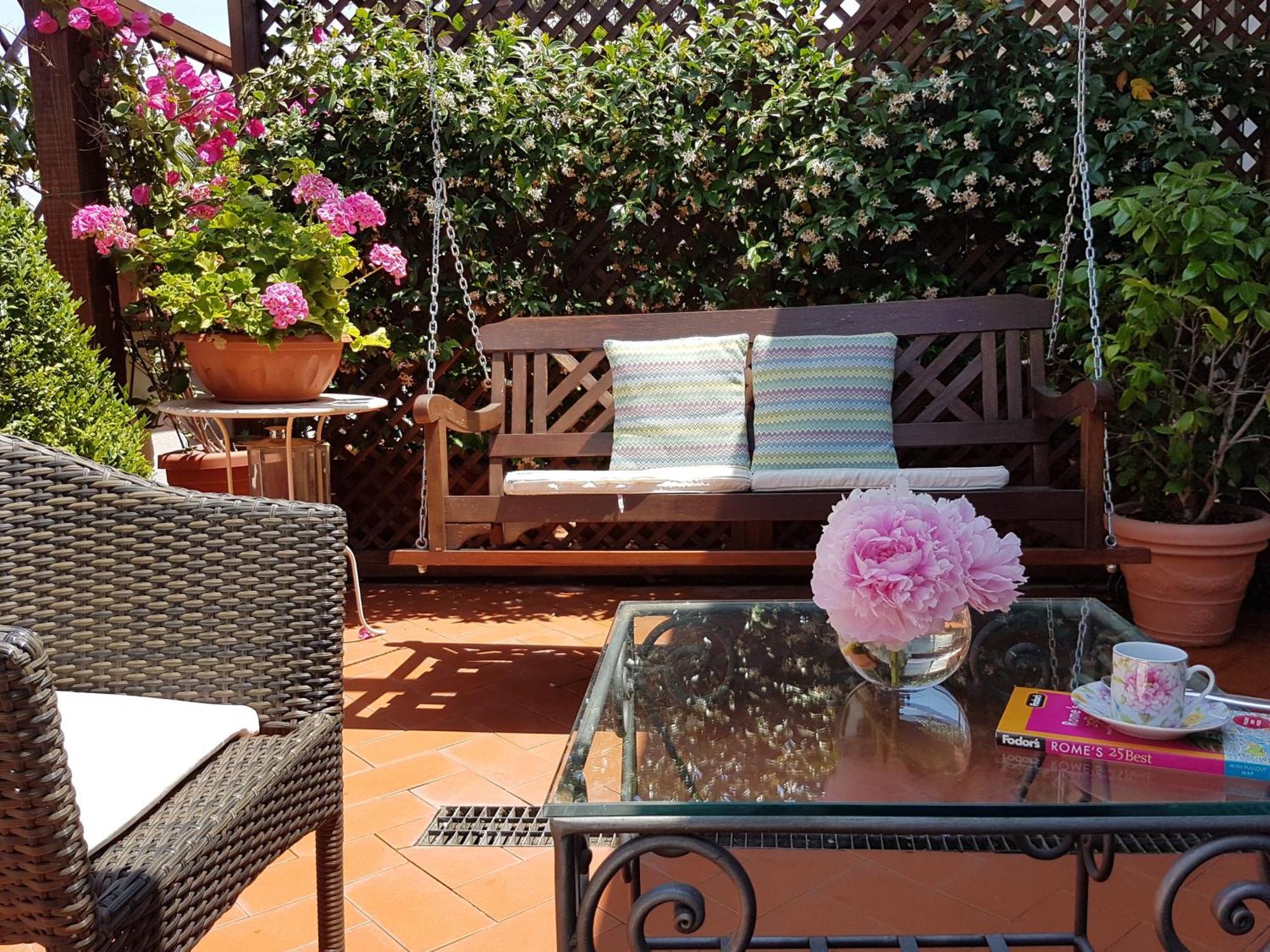 Althea Inn Roof Terrace — Photos 1